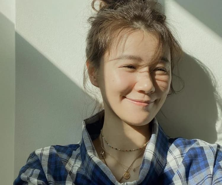 40歲黃翠如超淡妝近照樣貌似足少女！超青澀學生照與現時零差別 4大防腐級凍齡保養術公開