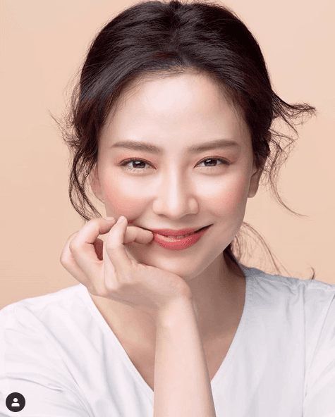 宋智孝,韓語:송지효,英語:Song Ji-Hyo,本名千成林(천성임),後改名為千秀妍(천수연)